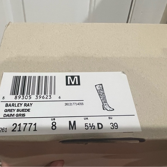 Clarks Barley Ray Grey Suede Boot size 8M - Picture 6 of 7